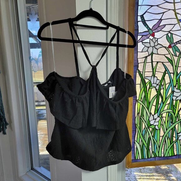 Reitmans 2X NWT Black halter top with frill around neck - Picture 6 of 6